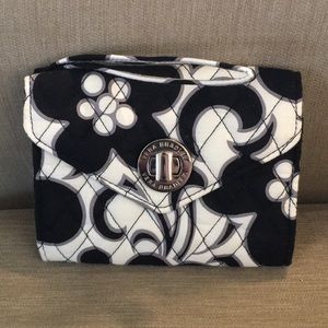 Vera wristlet never been used